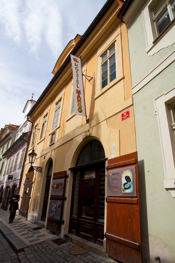 Hostel Mango Прага Экстерьер фото